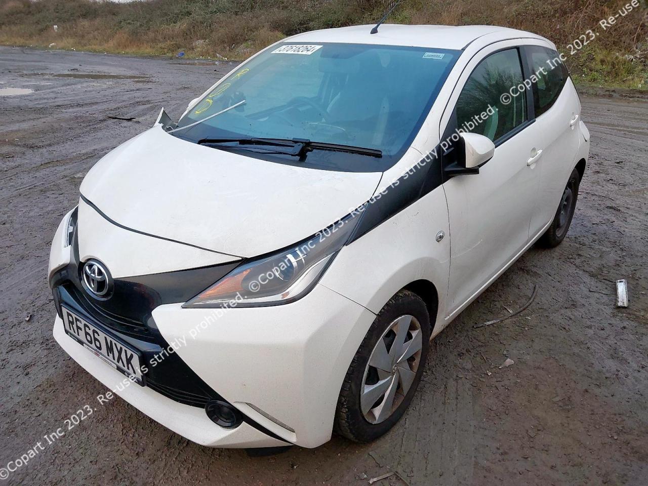 TOYOTA AYGO X-PLA 2017. Lot# 37618264. VIN JTDKGNEC40N220488. Photo 1